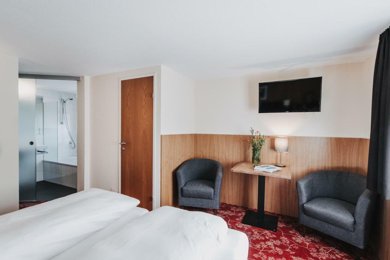 Hotel Adler Warth  Ngoại thất bức ảnh